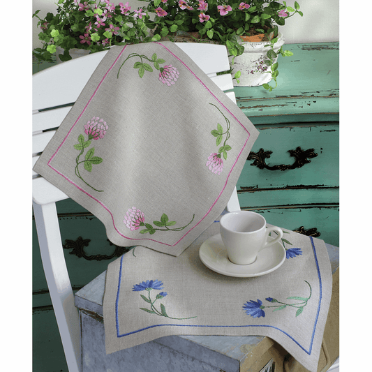 Clover Pink Tablecloth - Anchor Embroidery Kit 9240000\2335