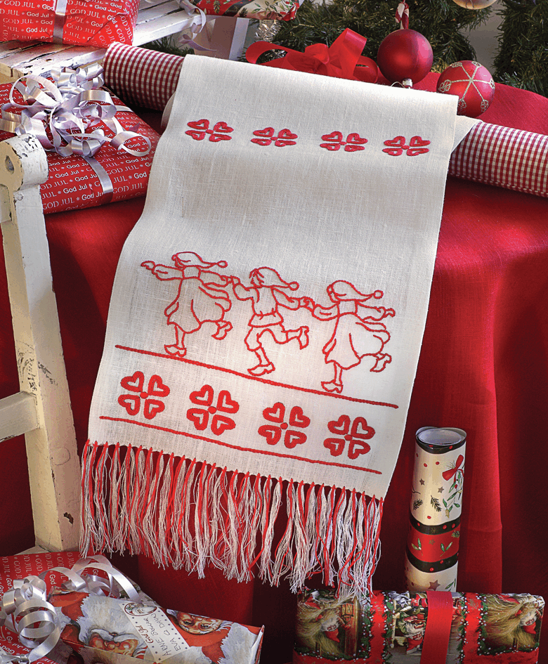 Dancing Santa Runner - Anchor Embroidery Kit 9240000\2533