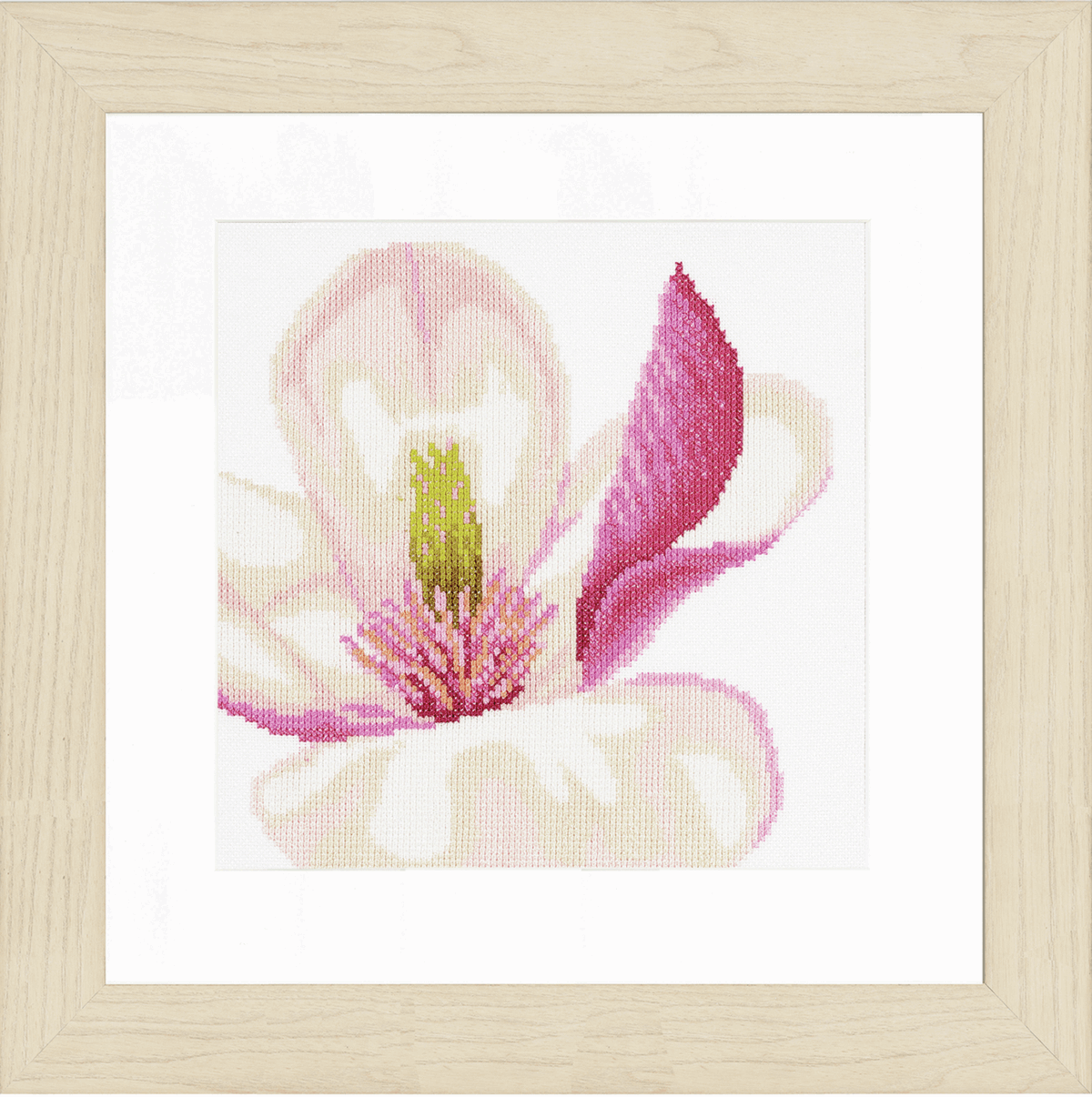 Magnolia Flower (Evenweave) - Lanarte Cross Stitch Kit PN-0008163